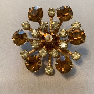 Vintage cluster brooch